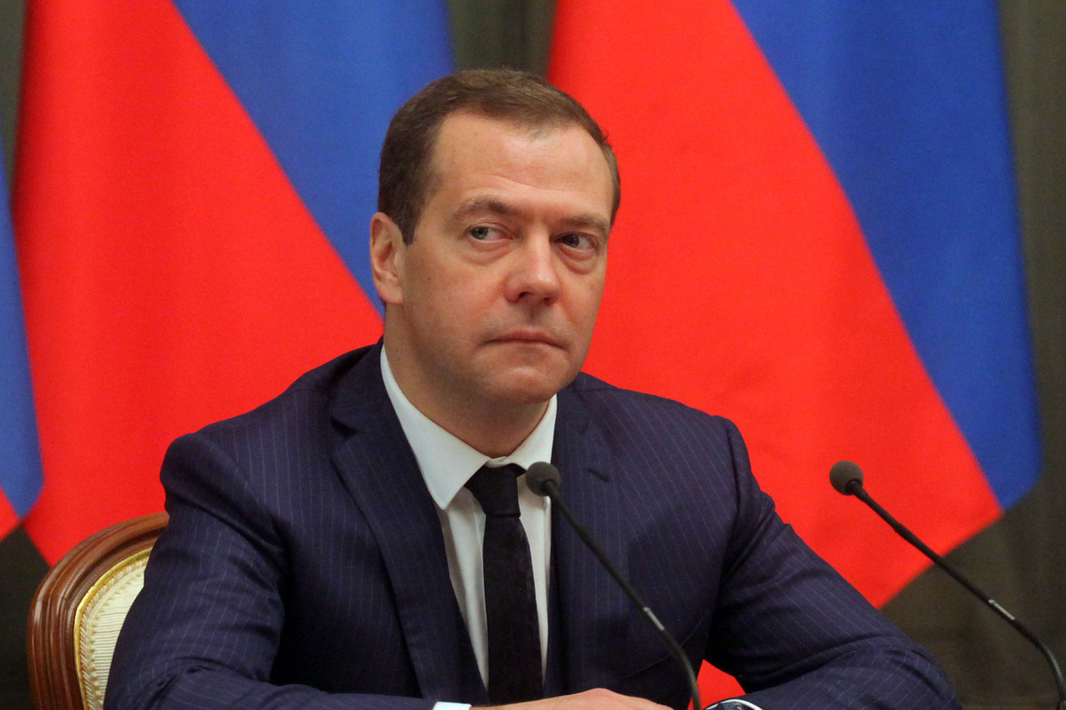 «Его клоунские штаны полны липкого вонючего ужаса»: Медведев о Зеленском
