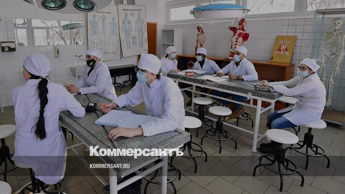 Минздрав сообщил о конкурсе в 19 человек на место в медицинских вузах России