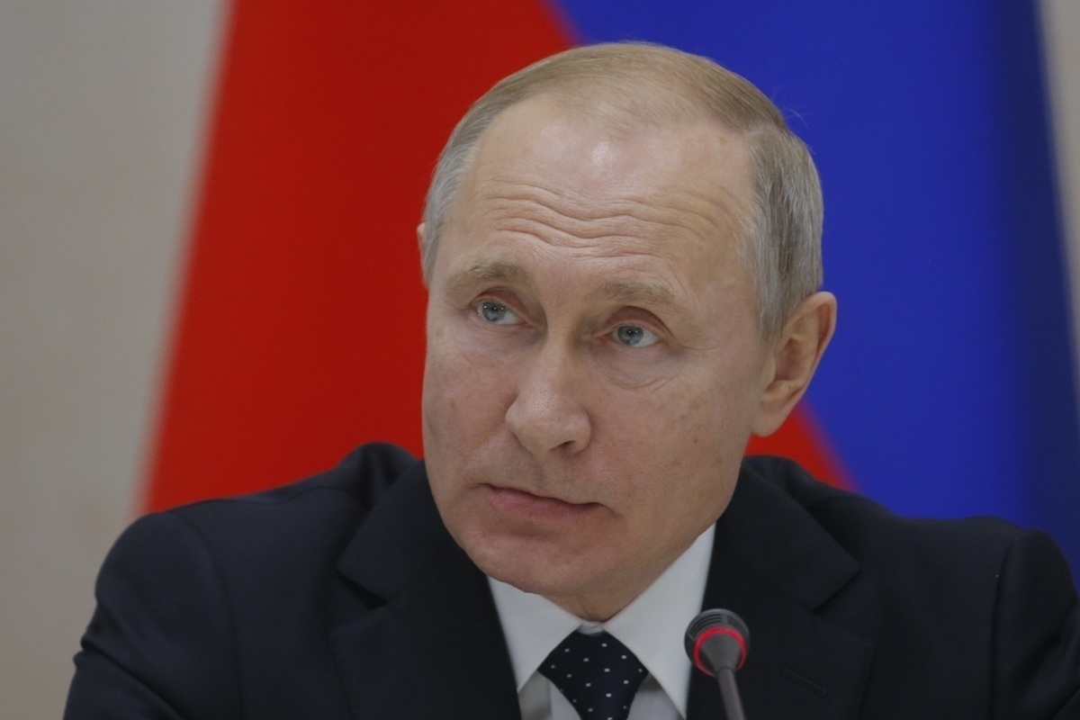 Путин: нужно держать под контролем ситуацию с топливом