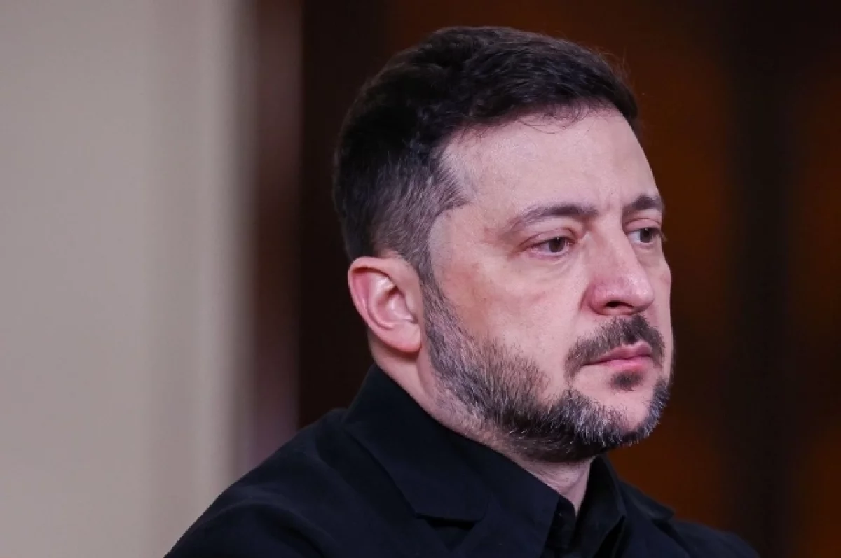 Стало известно, перед кем пресмыкается Зеленский из-за дикого страха